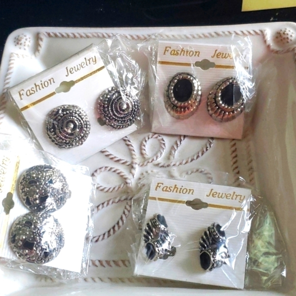 Fashion Jewelry 4 clip on earrings for $20